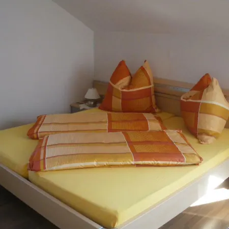 לינה וארוחת בוקר Gastezimmer Friedrich גמליץ
